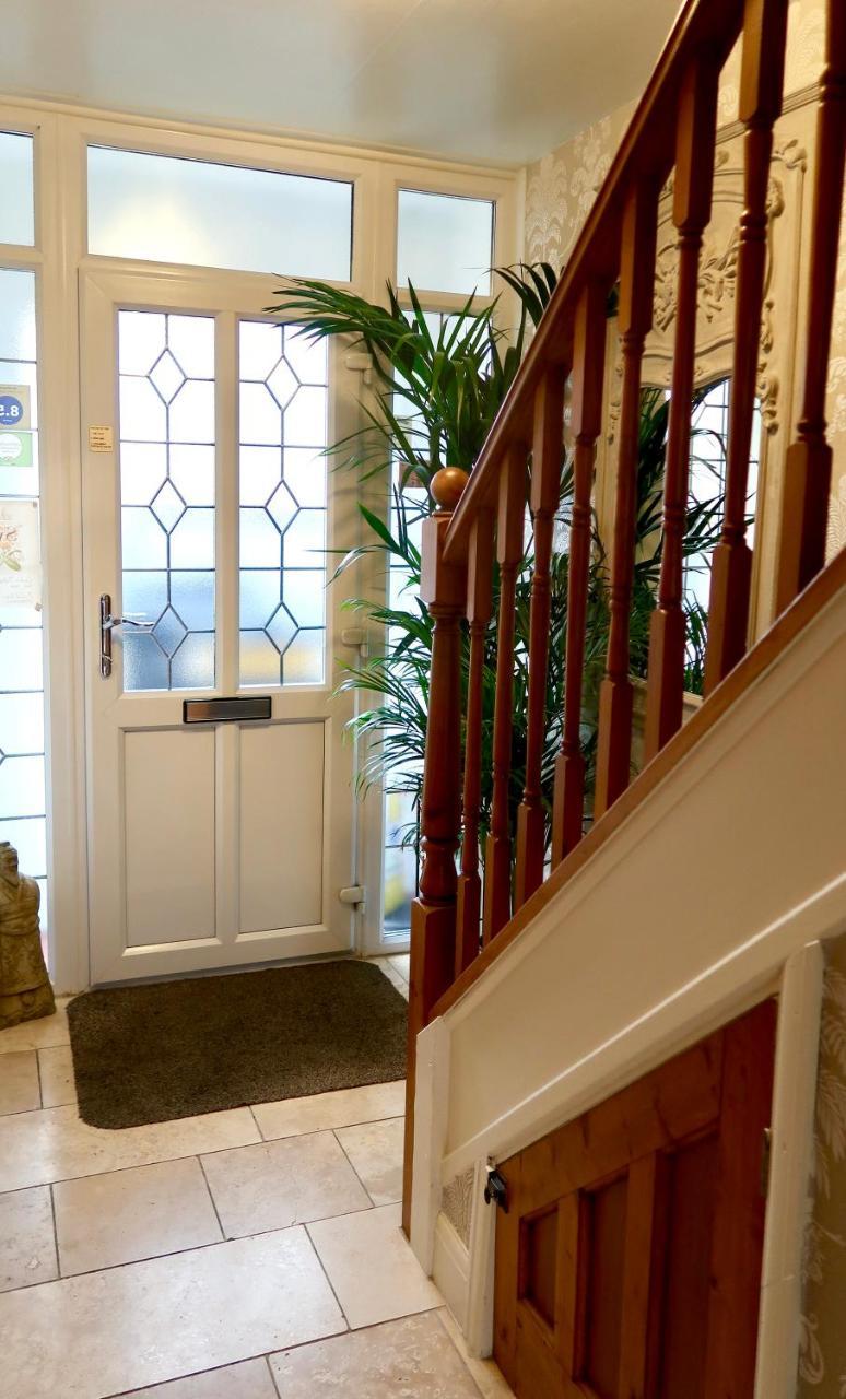 Sw Bed & Breakfast Swindon Exterior foto